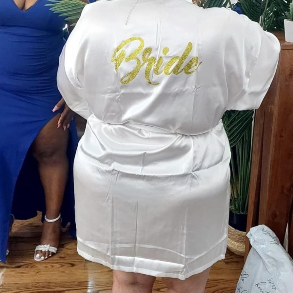 Bride robe used only once for 30 min